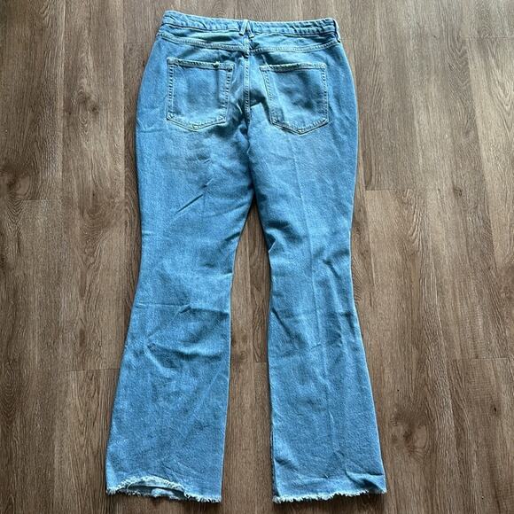 Good American Good Classic Bootcut Jean - Picture 6 of 6